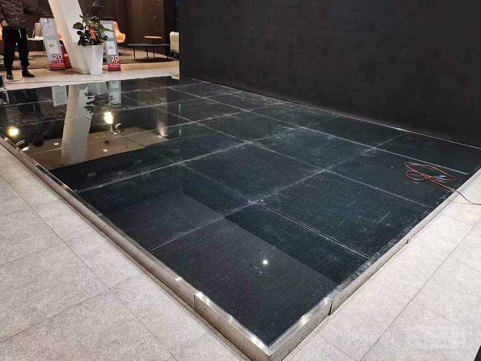 豐之元玻璃地臺現場鋪設