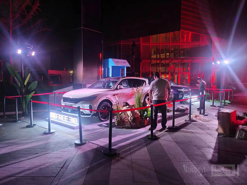鄭州隔離帶出租負(fù)責(zé)布置商場(chǎng)外圍臨時(shí)車(chē)展