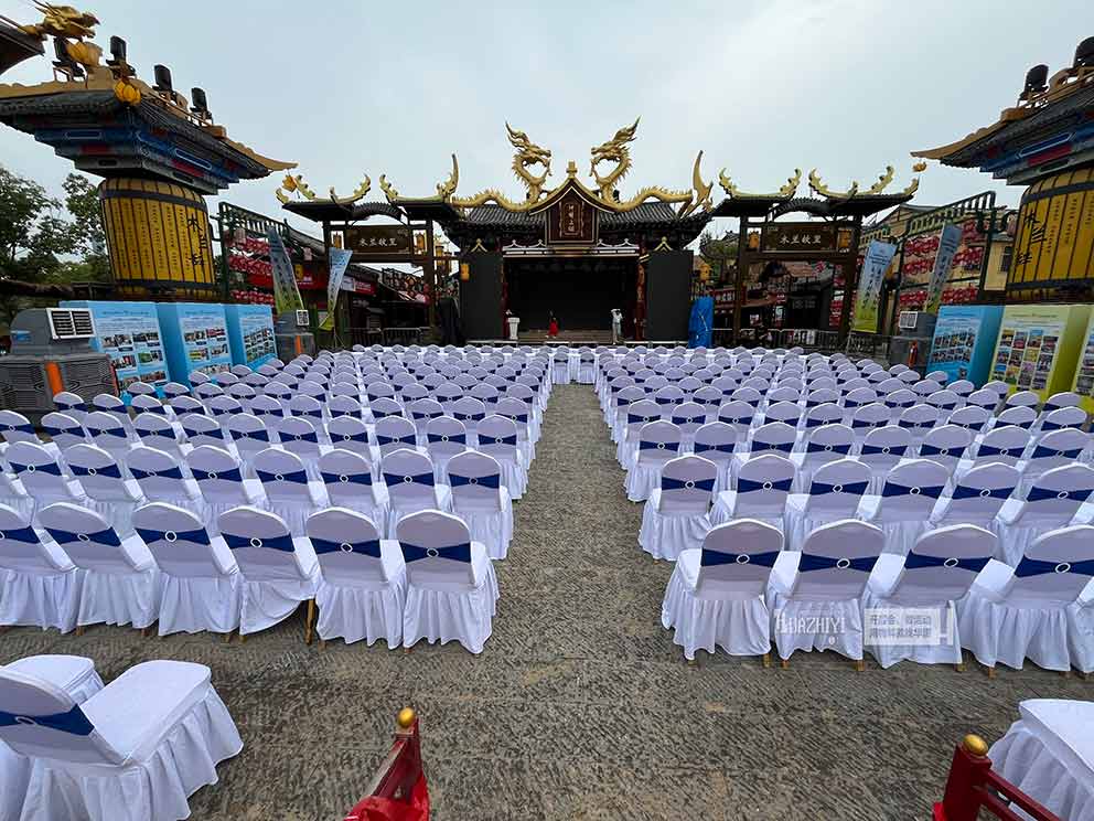 開封桌椅出租在陰雨天氣會對活動現(xiàn)場進行保護