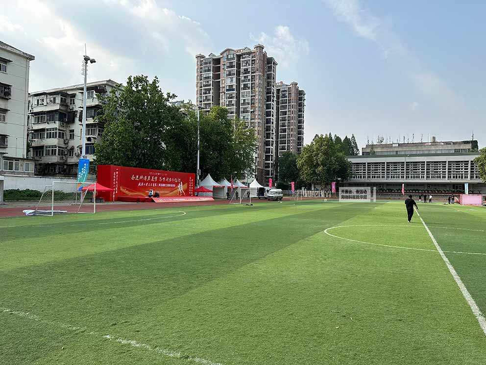 華熠篷房租賃公司搭建職工運動會尖頂帳篷