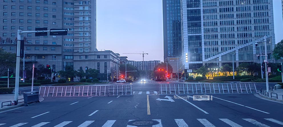  2025鄭州跨境電商博覽會，華熠防爆欄租賃助力場地安全